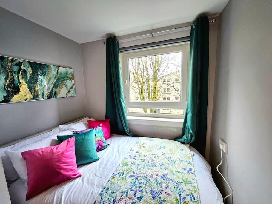 Appartamento Lovely 3 Bedroom By Sensational Short Lets & Service With 6 Beds *