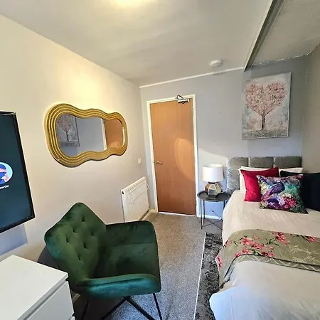 Lovely 3 Bedroom Apartment By Sensational Stay Short Lets & Service Accommodation With 6 Beds Edinburgh Exterior photo
