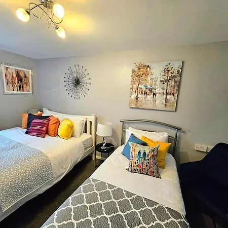 Lovely 3 Bedroom Apartment By Sensational Stay Short Lets & Service Accommodation With 6 Beds Edinburgh Exterior photo