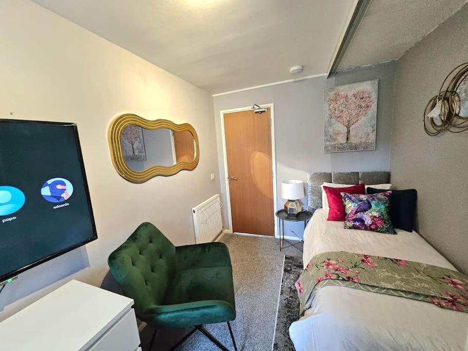 Lovely 3 Bedroom By Sensational Short Lets & Service With 6 Beds Edinburgh